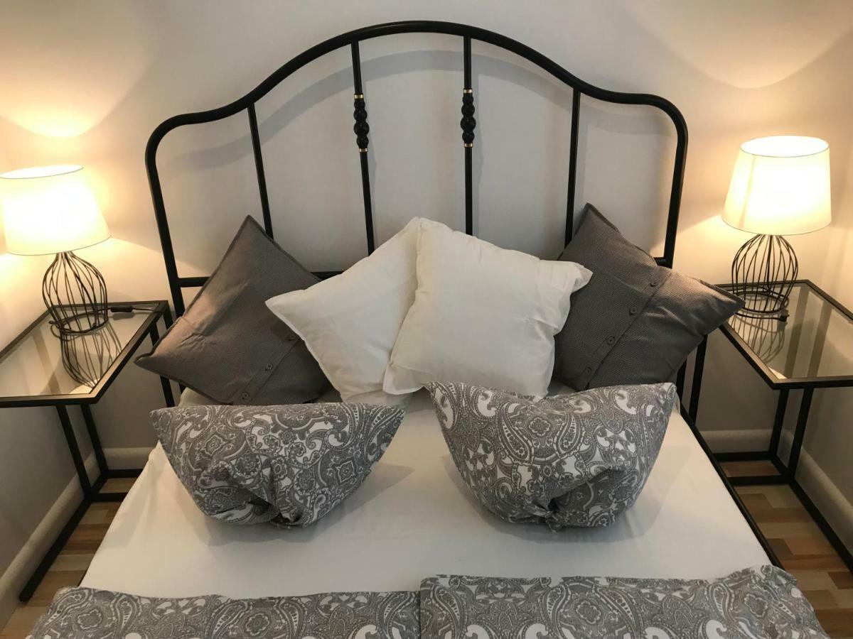 Apartament Stare Miasto Świętojerska 12 Warszawa Zewnętrze zdjęcie
