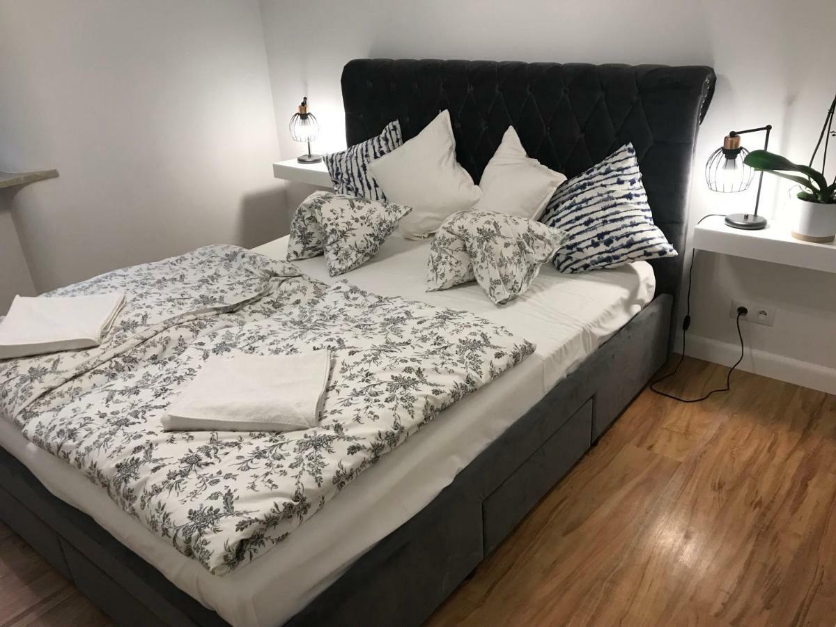 Apartament Stare Miasto Świętojerska 12 Warszawa Zewnętrze zdjęcie