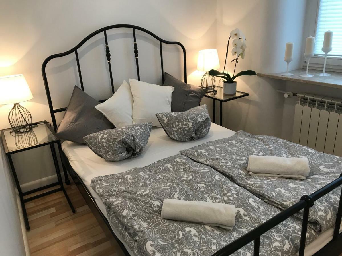 Apartament Stare Miasto Świętojerska 12 Warszawa Zewnętrze zdjęcie