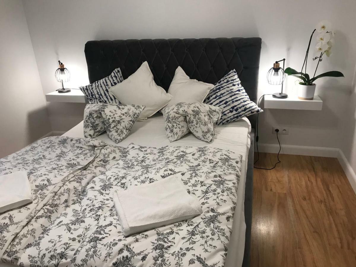 Apartament Stare Miasto Świętojerska 12 Warszawa Zewnętrze zdjęcie