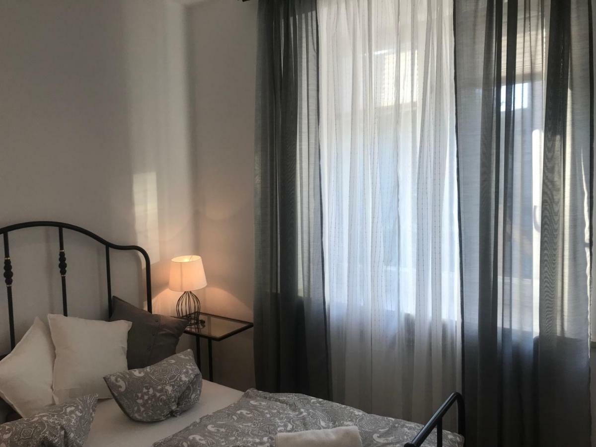 Apartament Stare Miasto Świętojerska 12 Warszawa Zewnętrze zdjęcie