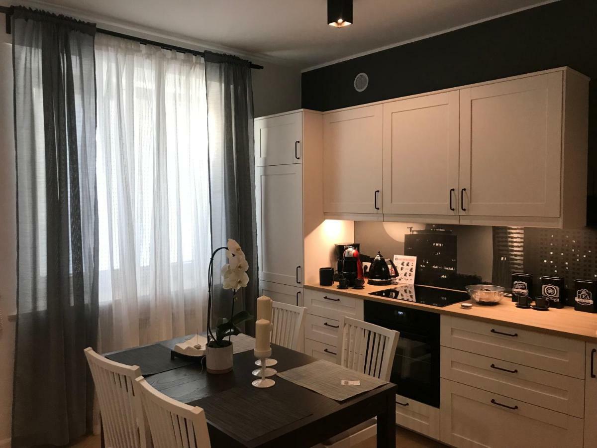 Apartament Stare Miasto Świętojerska 12 Warszawa Zewnętrze zdjęcie